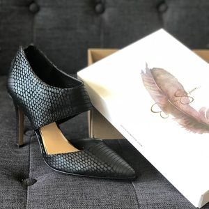 Black snake print heel